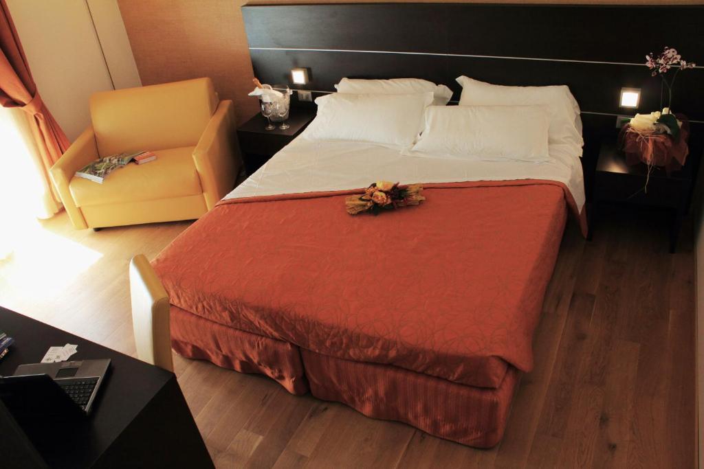 Hotel Rioverde Pralormo Habitación foto